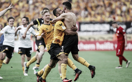 Dresden celebrate a dramatic penalty shoot out win (Photo credit: Getty Images)