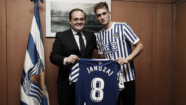 Adnan Januzaj é anunciado pela Real Sociedad | Foto: Divulgação/Real Sociedad