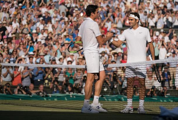 Federer - Raonic - Fonte: @Wimbledon / Twitter