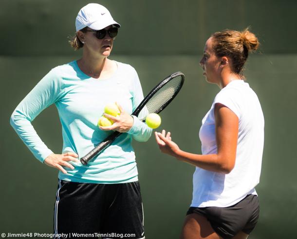 Lindsay Davenport and Madison Keys during a coaching session in Stanford | Photo: Jimmie48 Tennis Photography