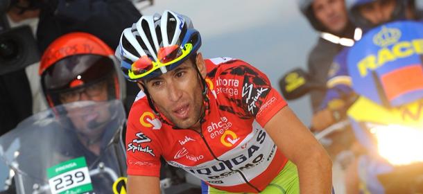 Vincenzo Nibali corriendo en La Vuelta | Fuente: Vuelta a España