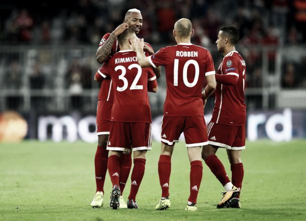 Los jugadores del Bayern festejan el triunfo por 3-0 frente al Anderlecht. Foto: twitter.com/FCBayern