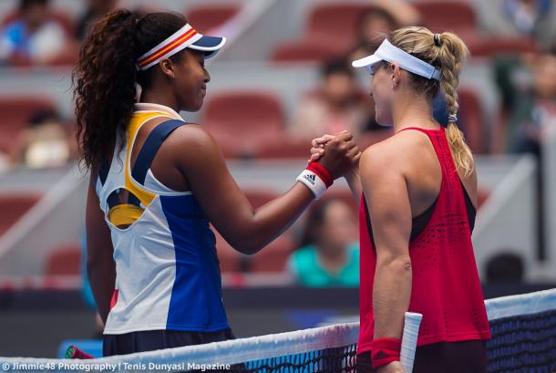 Angelique Kerber and Naomi Osaka meets at the net for the third time in a month | Photo: Jimmie48 Tennis Photography