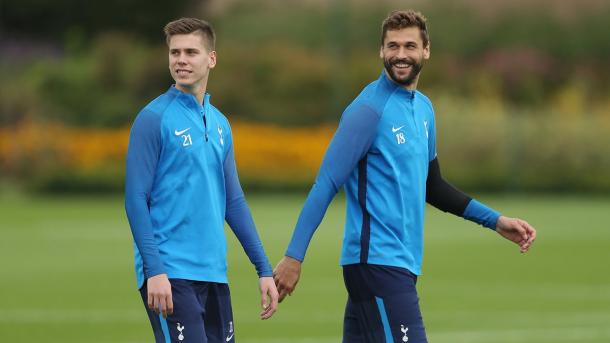 Foyth y Llorente, ambos hicieron su debut vistiendo la camiseta de los Spurs | Foto: Tottenham.