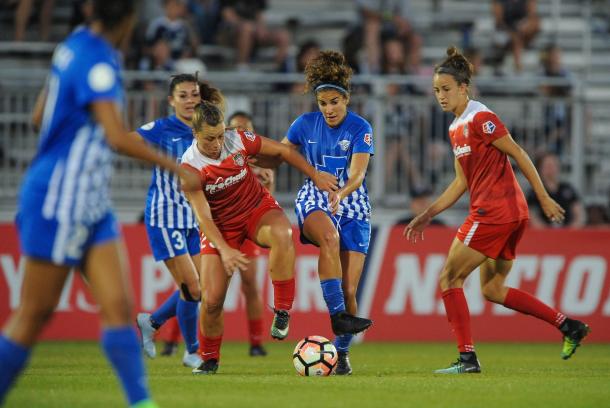 The Spirit did not find much joy in midfield against the Breakers | Source: washingtonspirit.com