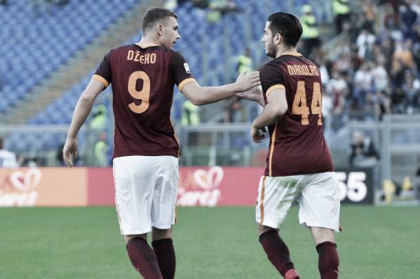 Dzeko and Manolas celebrate | Photo: pagineromaniste.com