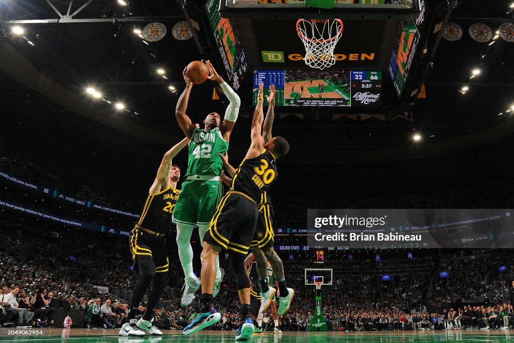 Al Horford #42 of the Boston Celtics drives to the basket during the game against the Golden State Warriors on March 3, 2024 at the TD Garden in Boston, Massachusetts. NOTE TO USER: User expressly acknowledges and agrees that, by downloading and or using this photograph, User is consenting to the terms and conditions of the Getty Images License Agreement. Mandatory Copyright Notice: Copyright 2024 NBAE (Photo by Brian Babineau/NBAE via Getty Images)
