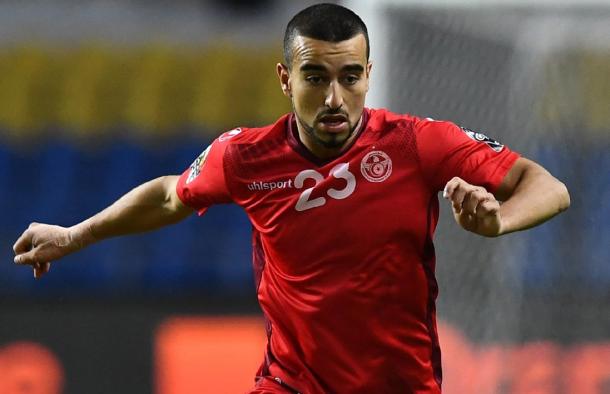 Sliti jugando con la selección de Túnez (twitter selección de fútbol tunecina)