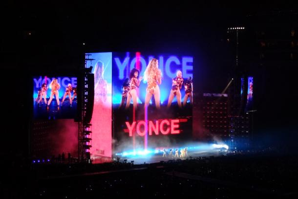 Beyoncé y sus bailarinas al ritmo de Yonce en Pasadena, California. | Foto: Irene Izquierdo Delgado