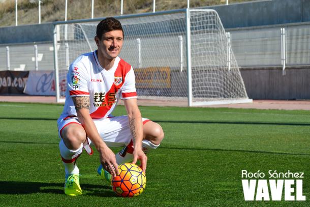 Piti en el día de la presentación oficial como nuevo jugador del Rayo Vallecano | Foto: Rocío Sánchez (VAVEL.com)