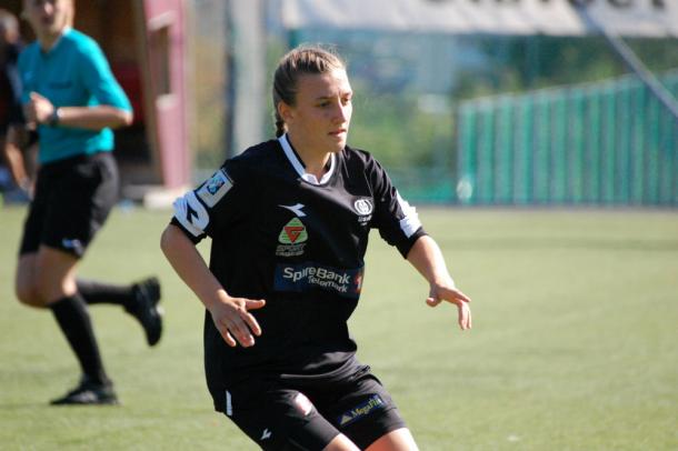 Siw Døvle, here pictured ina  different game, got her first goal of the season in Urædds first win of the season. Source: fotball.uraedd.no