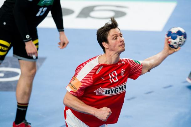 Un jugador danés lanza a portería | Foto: EHF