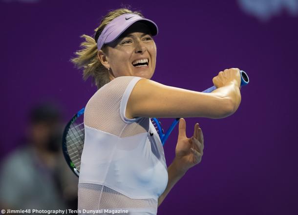 Maria Sharapova hits a forehand during her first-round loss against Monica Niculescu | Photo: Jimmie48 Tennis Photography