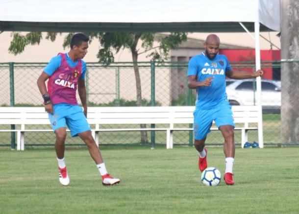 Já regularizado, Fellipe está à disposição para fazer a estreia pelo Leão (Foto: Williams Aguiar/Sport)