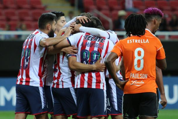 Avanza Chivas a Cuartos de Final de la Concachampions