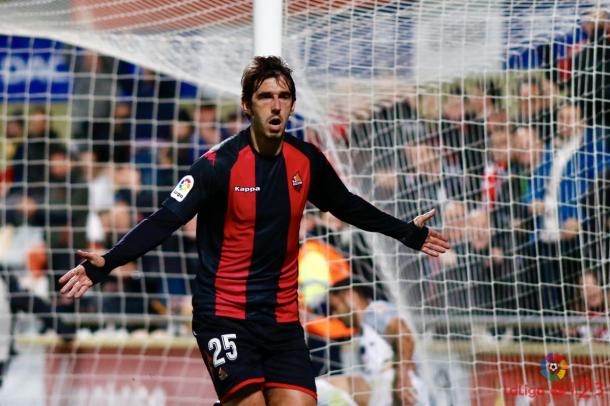 Dejan Lekic celebrando su sexto gol con la elástica reusense | Foto: LaLiga 123