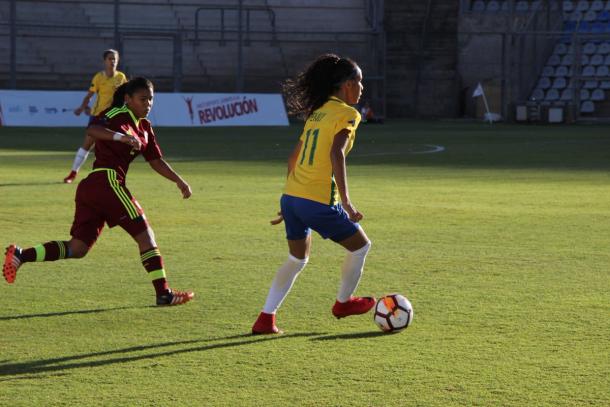 Atacante Emily marcou o terceiro gol brasileiro na vitória (Foto: Divulgação/Secretaria de Esportes de San Juan)