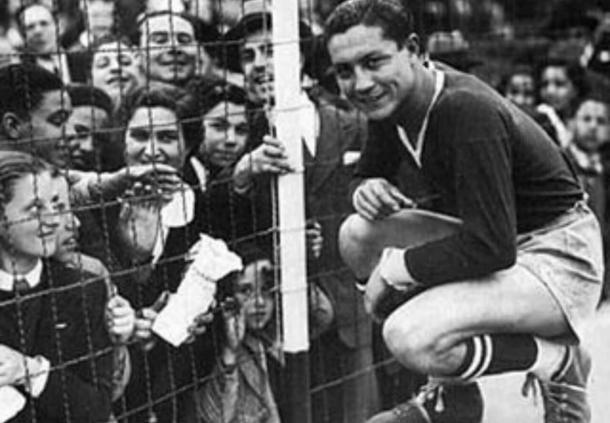 Arsenio Erico uno de los máximos goleadores de la historia.