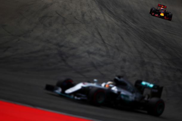 Lewis Hamilton y Daniel Ricciardo durante la carrera en Hockenheim | Fuente: Getty Images