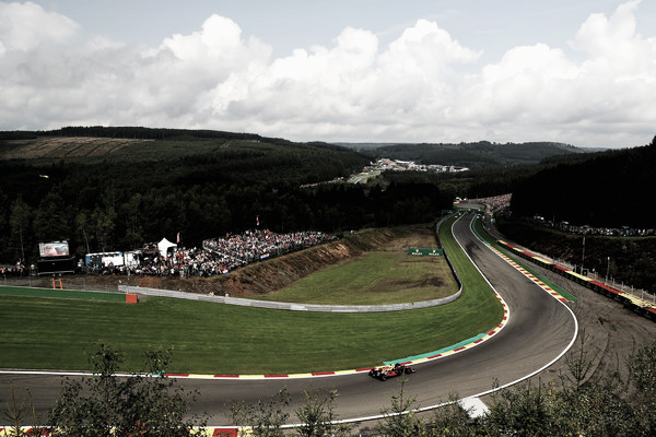 Ricciardo sobre la pista de Spa | Fuente: Getty Images