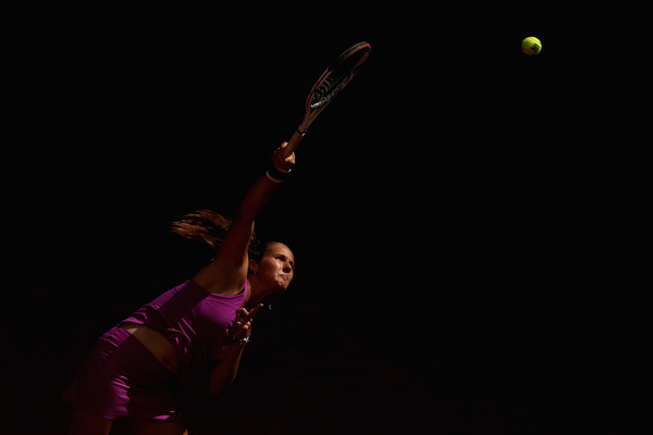 Daria Kasatkina serves to Vinci last week | Photo: Julian Finney/Getty Images Europe