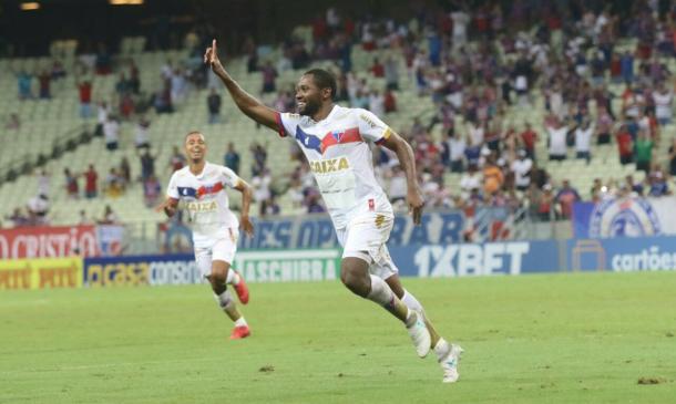 Leão do Pici levou a melhor sobre Bugre com gol no último lance (Foto: Pedro Chaves/Fortaleza)