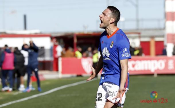 Rocha celebra el gol de la victoria ante el Sevilla Atlético en el partido de ida, después de una magistral falta | Imagen: La Liga.