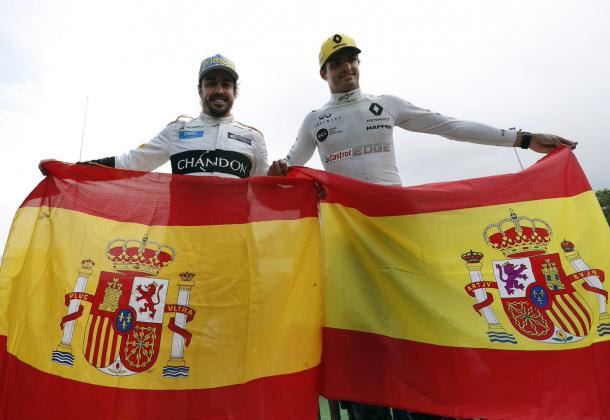 Fernando Alonso y Carlos Sainz Jr. Foto: Twitter Fernando Alonso