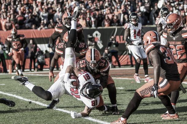La defensiva de los Browns contuvo la explosiva ofensiva de los Falcons (Imagen: Cleveland Browns)