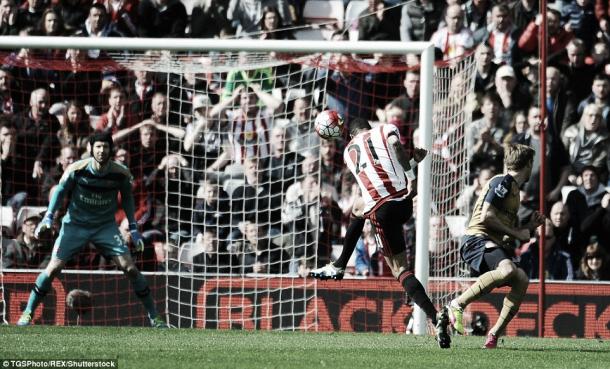 Above: Yann M'Vila strikes towards Petr Cech in Sunderland's 0-0 draw with Arsenal | Photo: TGSPhoto/REX/Shutterstock