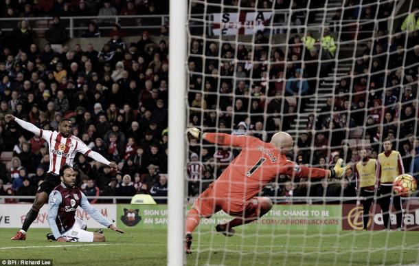 Above: Sunderland striker Jermain scoring his last goal at the Stadium of Light in the 3-1 win over Aston Villa | Photo: BPI/Richard Lee 