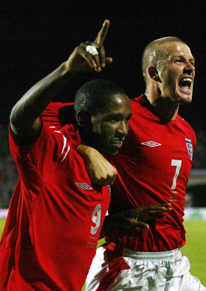 Defoe and Beckham celebrate together | Photo: Jim Watson/AFP