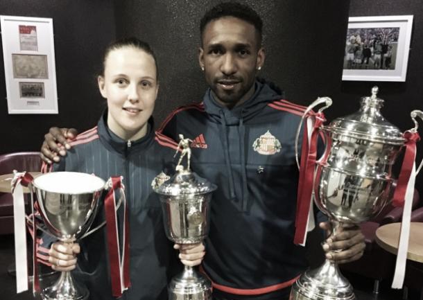 Above: Jermain Defoe picks up Sunderland Supporters Association Player of the Year award | Photo: Sunderland Echo 