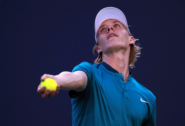 Denis Shapovalov prepares to hit a serve during his first round match against Nick Kyrgios at the 2016 Rogers Cup. | Photo: Vaughn Ridley/Getty Images North America