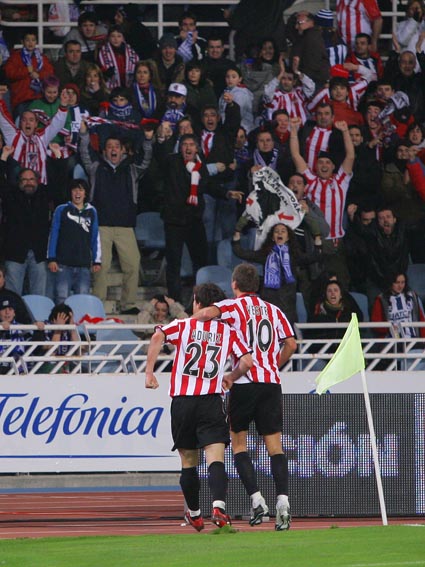 Aduriz celebra el empate 2-2. | Foto: Athletic