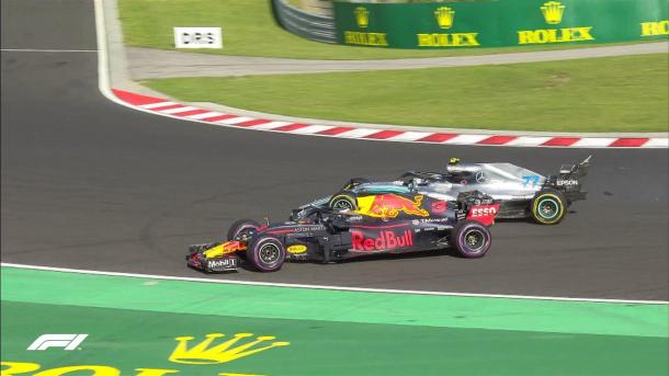 Incidente entre Bottas y Ricciardo | Foto: @F1