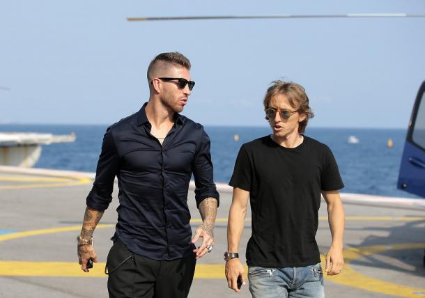 Luka Modrić y Sergio Ramos llegando a Mónaco | @ChampionsLeague