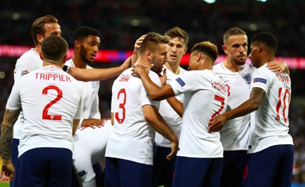 Marcus Rashford celebrando el primer gol con sus compañeros | Foto: The FA