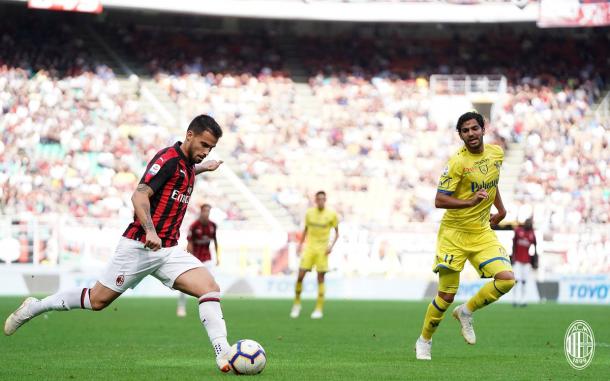 https://twitter.com/acmilan