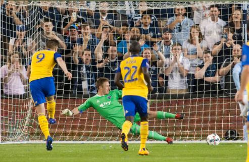 Kevin Doyle converts the Rapids penalty | Source: Nick Tre. Smith - Icon Sportswire via Getty Images