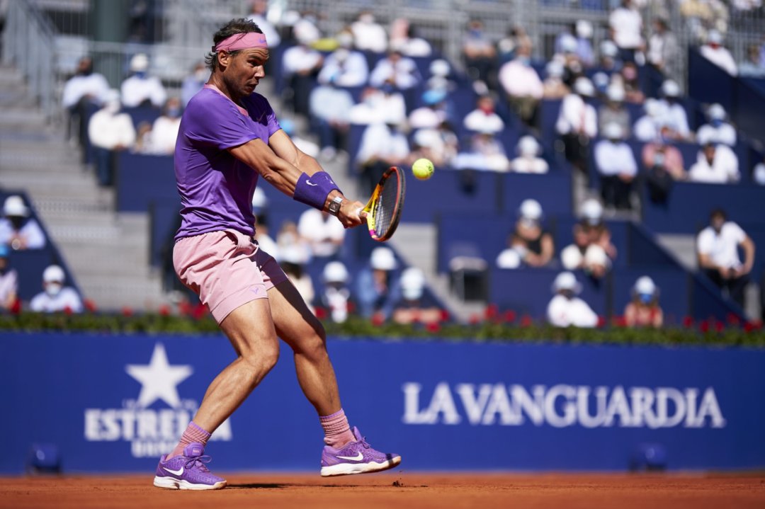 Nadal hits a backhand during his quarterfinal victory/Photo: Barcelona Open Banc Sabadell 