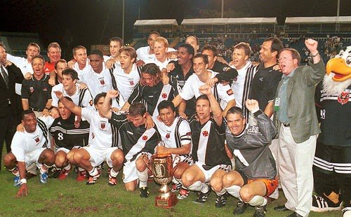 DC United celebrando su únic título continental (@Gabhida)