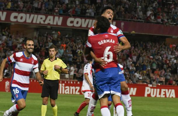 Celebración del gol de Martínez | Foto: J.J.