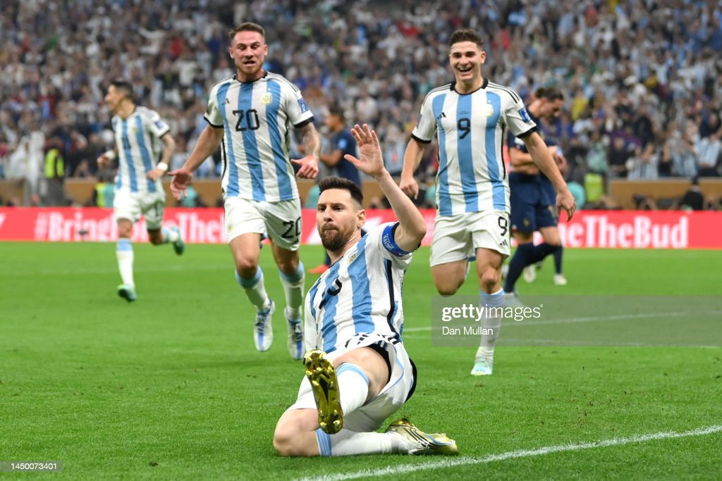Lionel Messi of Argentina celebrates after scoring the team's first goal via a penalty during the FIFA <strong><a  data-cke-saved-href='https://www.vavel.com/en/international-football/2022/12/14/1132111-four-things-we-learnt-from-frances-semi-final-win-against-morocco.html' href='https://www.vavel.com/en/international-football/2022/12/14/1132111-four-things-we-learnt-from-frances-semi-final-win-against-morocco.html'>World Cup</a></strong> Qatar 2022 Final match between Argentina and France at Lusail Stadium on December 18, 2022 in Lusail City, Qatar. (Photo by Dan Mullan/Getty Images)