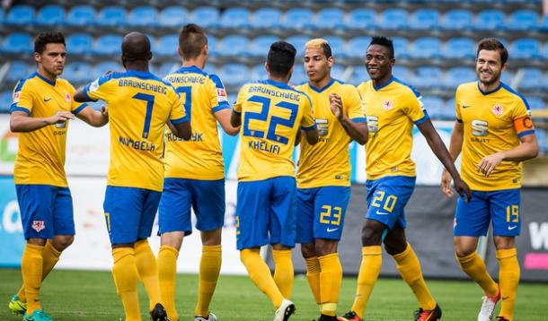 Braunschweig celebrate their win over Waldhof Mannheim. | Image credit: Eintracht Braunschweig