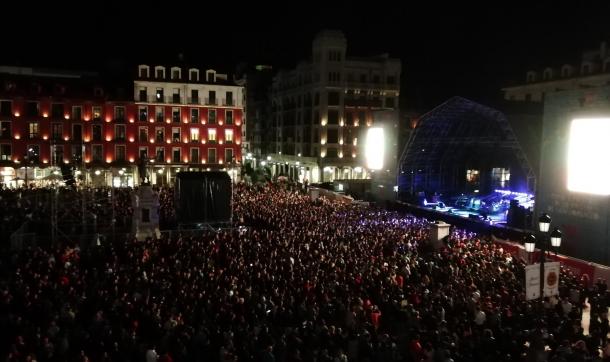La Plaza Mayor minutos antes del concierto | Fuente: Twitter Oficial del Ayto. de Valladolid