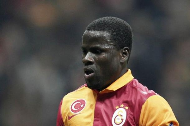 Emmanuel Eboue could be heading to the Stadium of Light. | Image source: The Mirror
