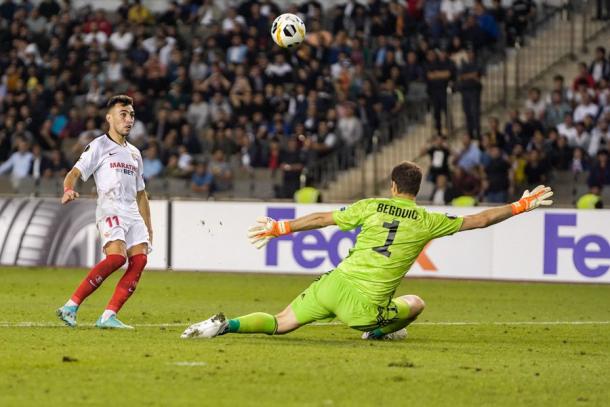 Remate de Munir para hacer el 0-2 |Foto: Sevilla F.C.|