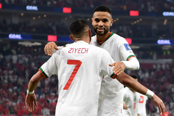 Ziyech celebrando un gol con En Nesyri. || Foto: Getty Images.