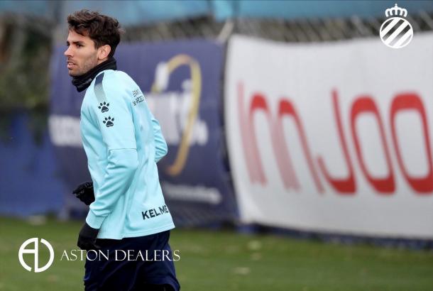 Leandro Cabrera se ha vestido de corto y ha realizado su primer entrenamiento con su nuevo equipo | Fuente: R.C.D. Espanyol